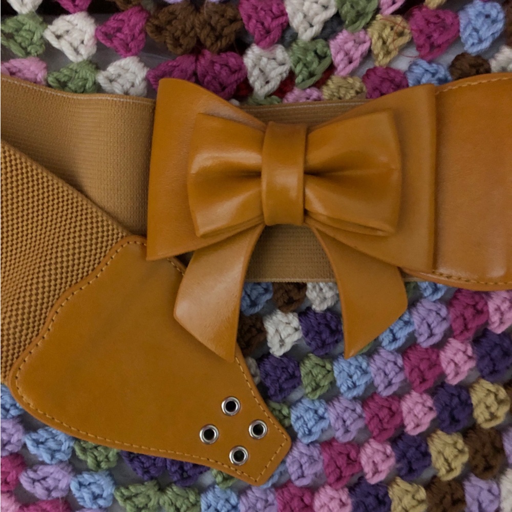 New Small Retro Modcloth Elastic Bow Belt Mustard Yellow 25-29" Waist - Picture 3 of 4